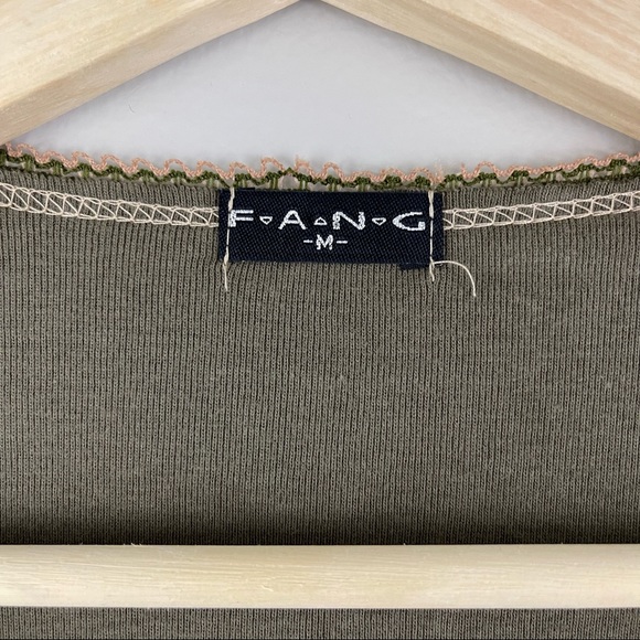 !SOLD! FANG Vintage Y2K Green Camo V Neck Flutter Sleeve Butterfly Graphic Tee - Picture 6 of 8